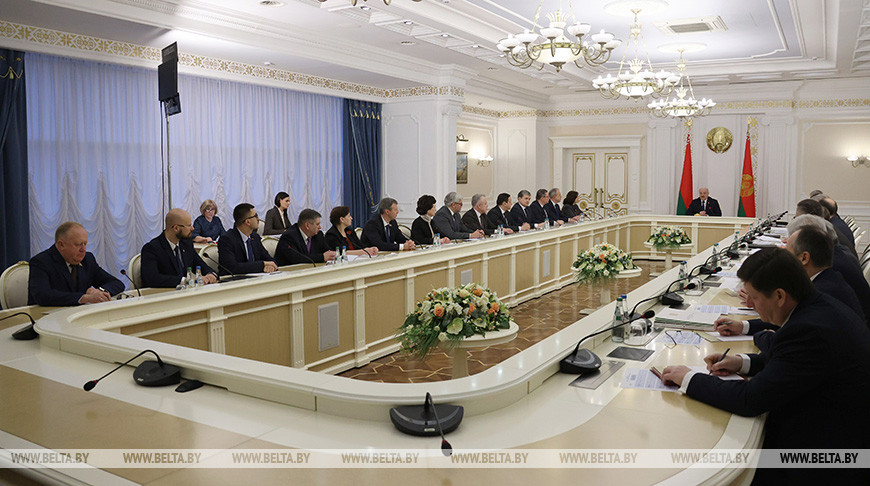 АЛЕКСАНДР ЛУКАШЕНКО: ГОД ИСТОРИЧЕСКОЙ ПАМЯТИ ПРОЙДЕТ ПОД ЗНАКОМ СОХРАНЕНИЯ ГЕРОИЧЕСКОГО НАСЛЕДИЯ