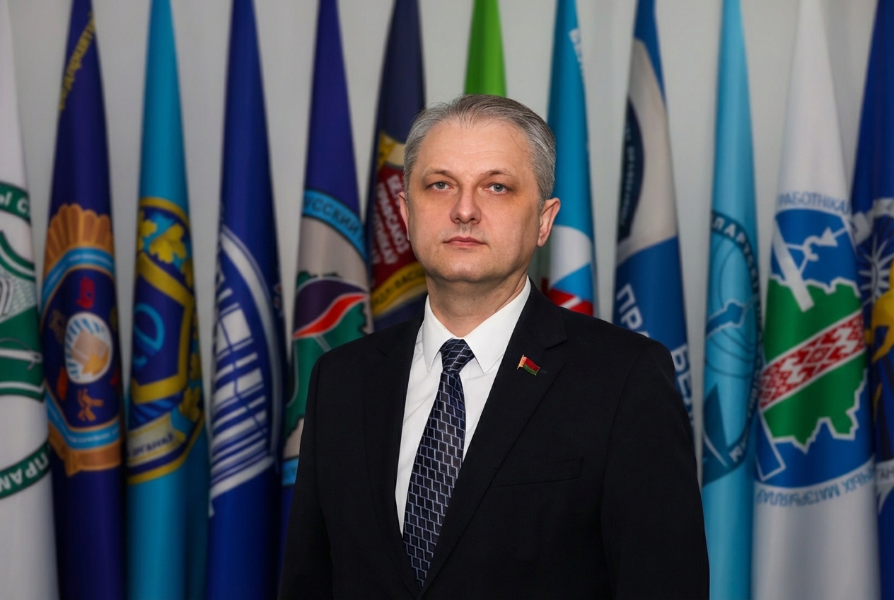 Поздравляем с Праздником труда !