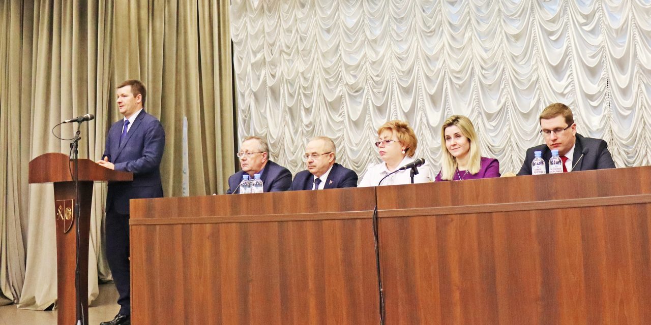 И ПОМОЩНИК, И ДРУГ, И ПСИХОЛОГ: НА СМОЛЕВИЧЧИНЕ НАГРАДИЛИ ЛУЧШИХ СОЦРАБОТНИКОВ