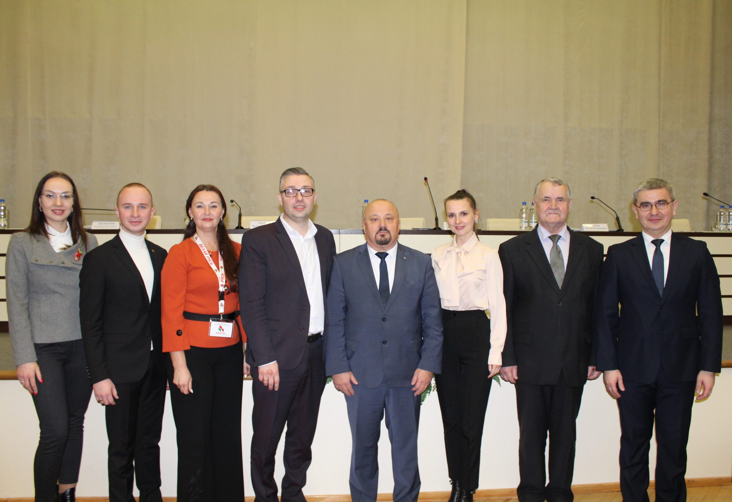 ВИКТОР МАЛИНОВСКИЙ: «В ВАЖНЫЙ ДЛЯ СТРАНЫ ПЕРИОД МЫ ДОЛЖНЫ ОБЪЕДИНИТЬ УСИЛИЯ, ДОНЕСТИ ДО КАЖДОГО БЕЛОРУСА ПРАВДИВУЮ ИНФОРМАЦИЮ О ПРЕДСТОЯЩЕМ РЕФЕРЕНДУМЕ»