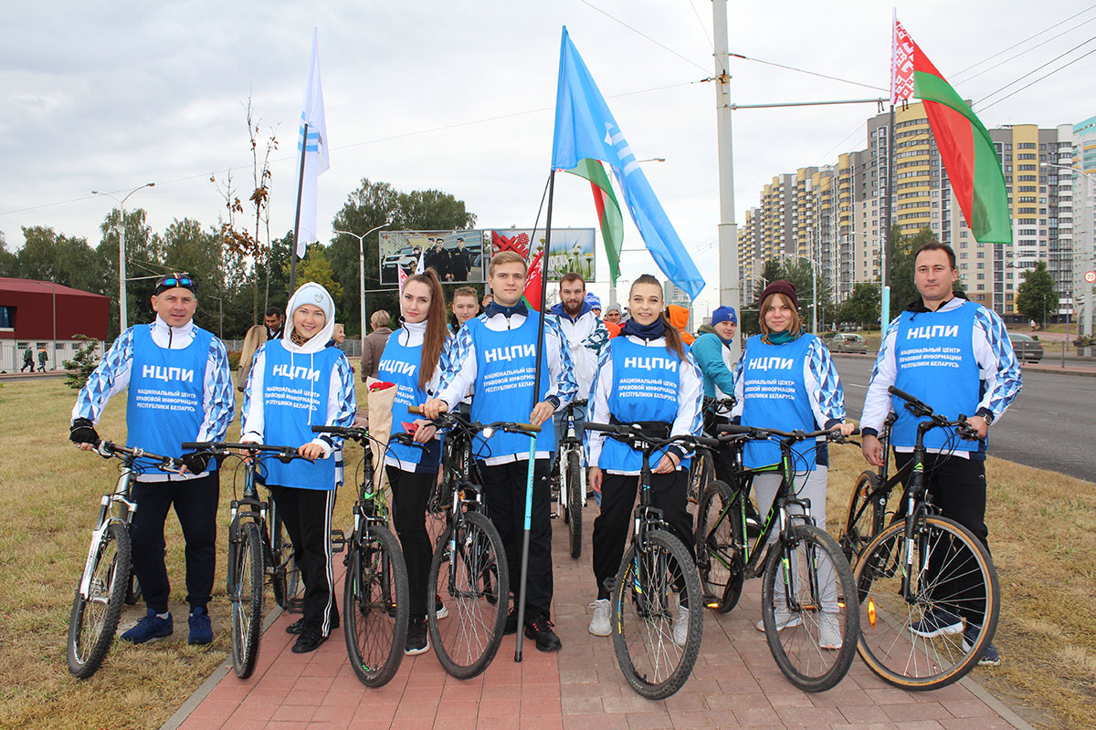 В единстве наша сила. Национальный центр правовой информации принял участие в велопробеге ко Дню народного единства