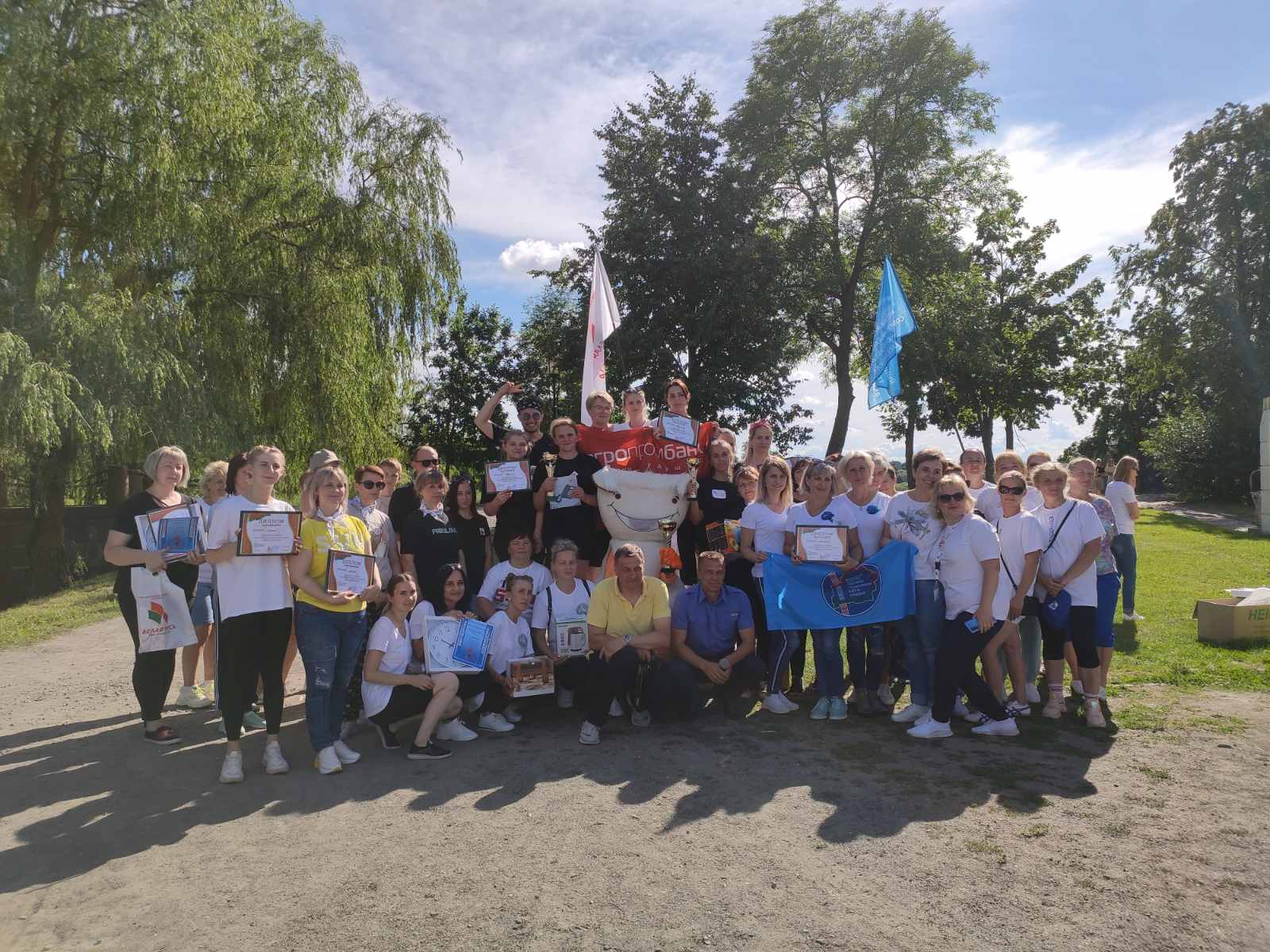 Когда спорт – это весело: в Несвиже прошла спартакиада среди работников социальной сферы