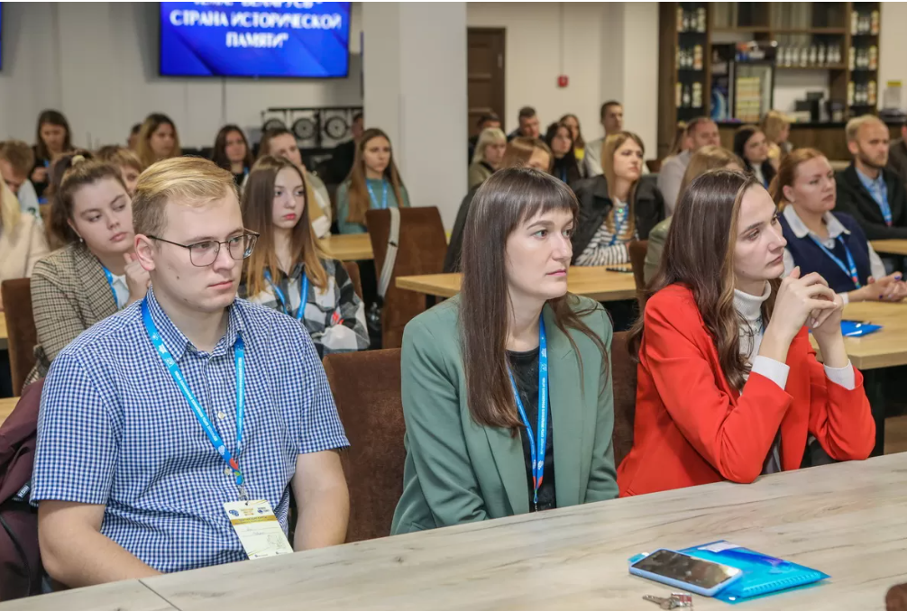 Работать и гордиться, что ты член профсоюза: в «Логойском» стартовал новый модуль обучающих курсов молодежного профактива