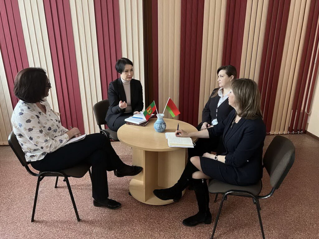 БОЛЕЕ 340 ЧЕЛОВЕК ВОСПОЛЬЗОВАЛИСЬ ВОЗМОЖНОСТЬЮ ЗАДАТЬ ВОПРОС ЮРИСТУ ВО ВРЕМЯ РЕСПУБЛИКАНСКОГО ПРОФСОЮЗНОГО ПРАВОВОГО ПРИЕМА