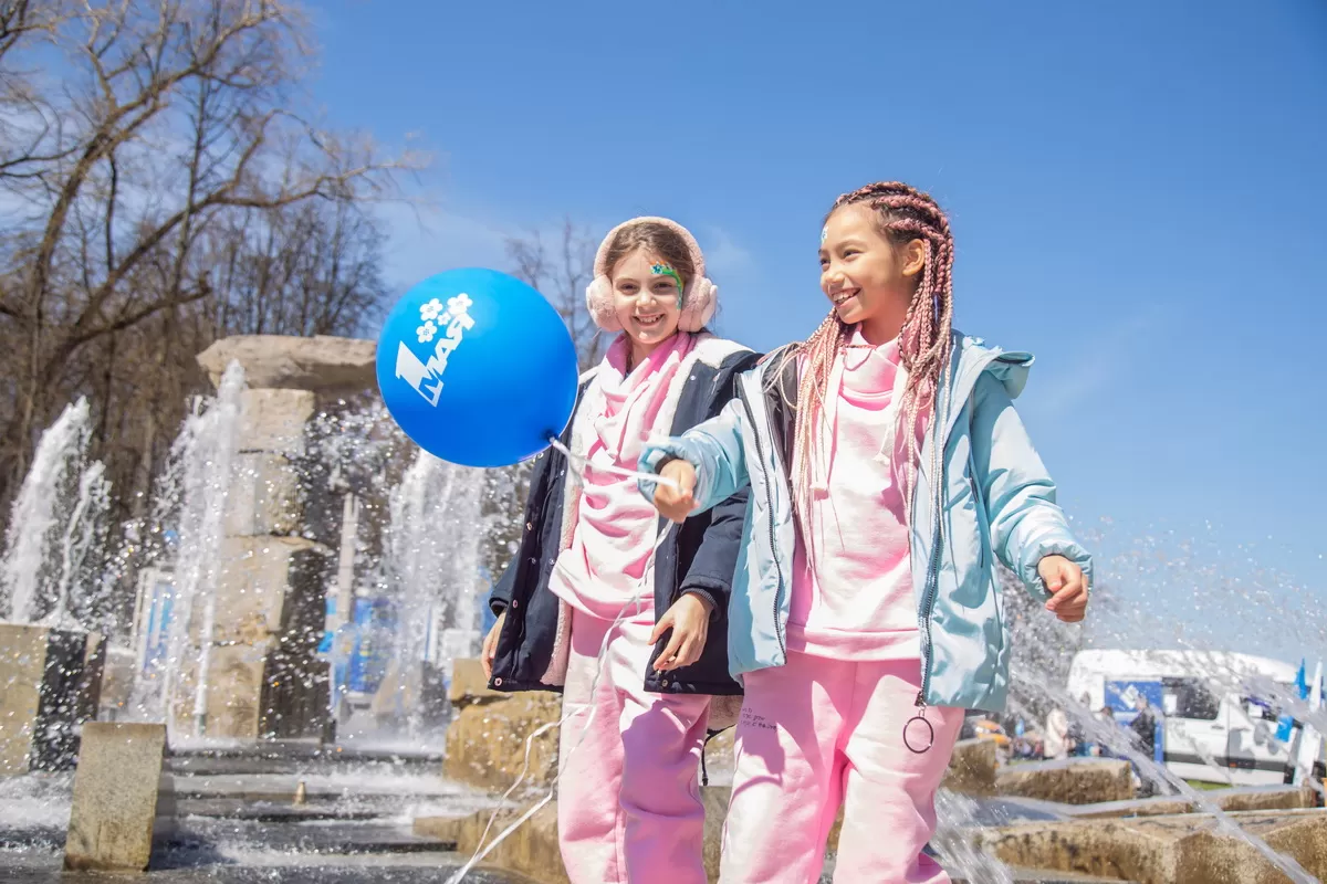 С квестами, мастер-классами, угощениями и песнями: рассказываем об интерактивных площадках отраслевых профсоюзов на празднике 1 мая