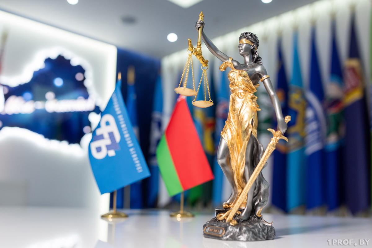 Наниматель не отпускает в отпуск по графику. Правомерно ли это? Отвечает профсоюзный юрист