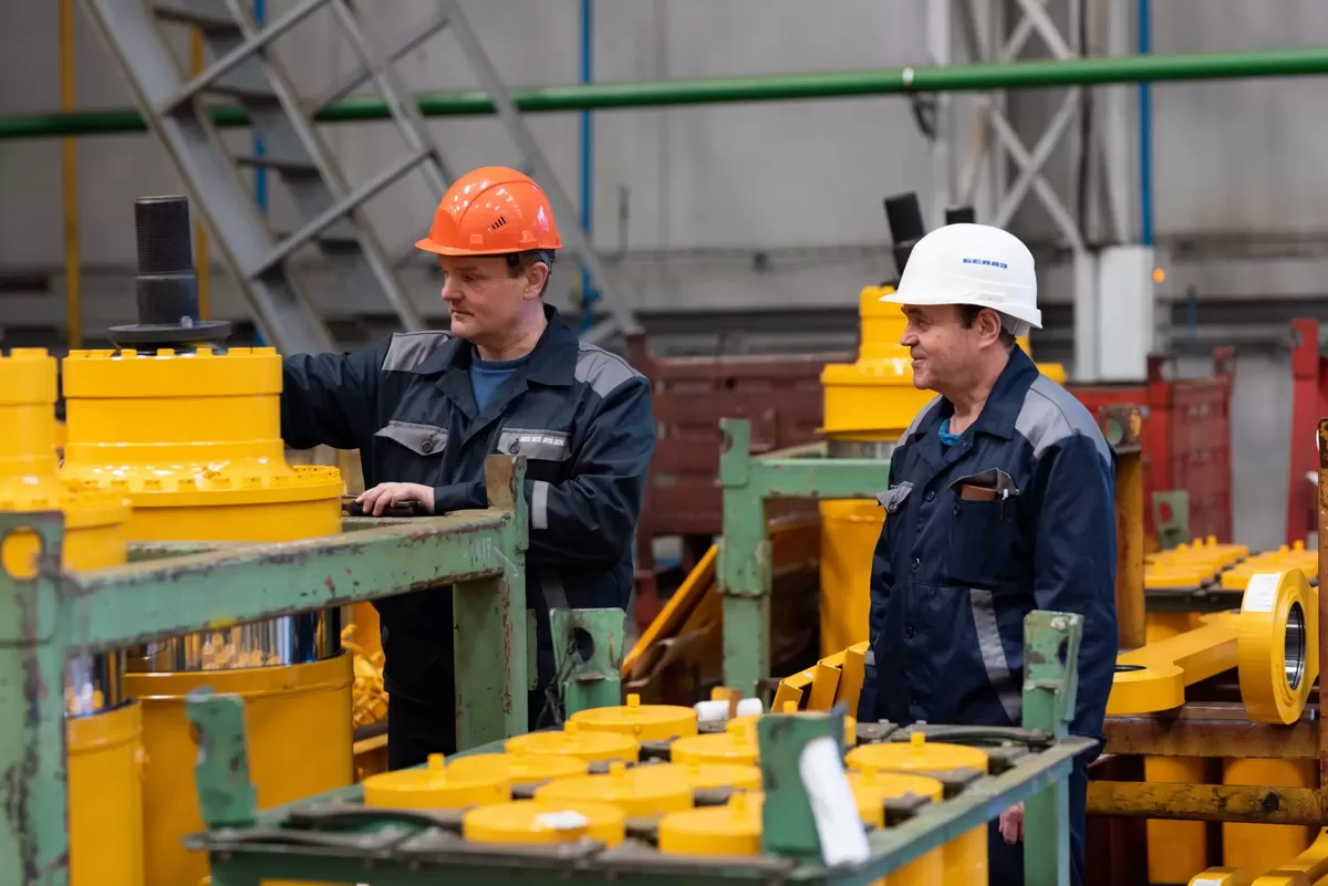 Мгновенно реагировать и оперативно помогать людям – такие требования предъявил Михаил Орда к профсоюзным техинспекторам