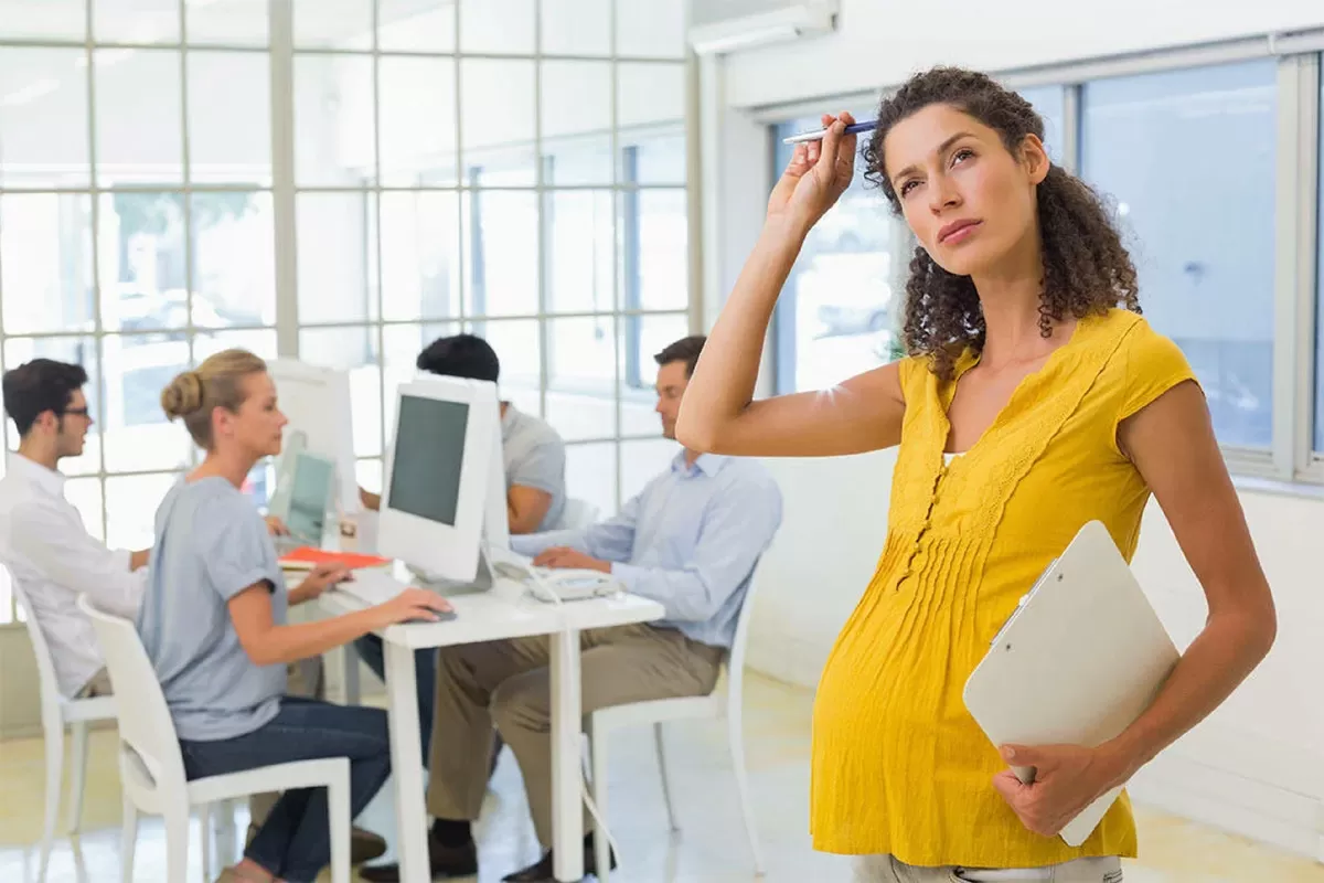 КАК В БЕЛАРУСИ ЗАЩИЩАЮТСЯ ТРУДОВЫЕ ПРАВА БЕРЕМЕННЫХ ЖЕНЩИН И МАТЕРЕЙ, ВОСПИТЫВАЮЩИХ ДЕТЕЙ