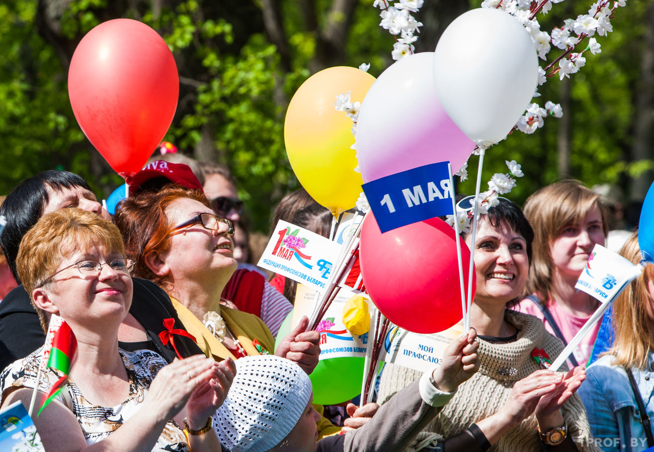 Президент Беларуси Александр Лукашенко поздравил соотечественников с Праздником труда