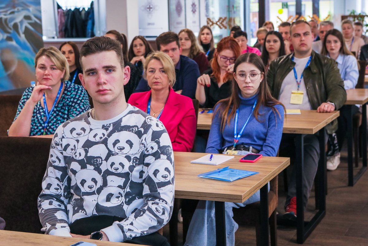 В центре молодежных инициатив ФПБ в Логойском районе продолжаются обучающие курсы профактивистов
