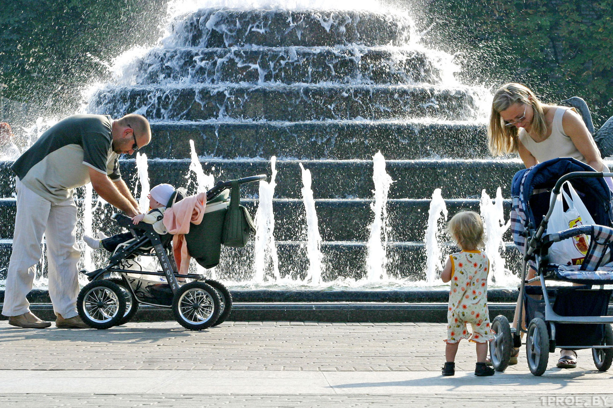 СТАРШЕМУ РЕБЕНКУ ИСПОЛНИЛОСЬ 18: КАК ЭТО ПОВЛИЯЕТ НА ВЫПЛАТУ ПОСОБИЯ ПО УХОДУ ЗА МАЛЫШОМ ДО 3 ЛЕТ