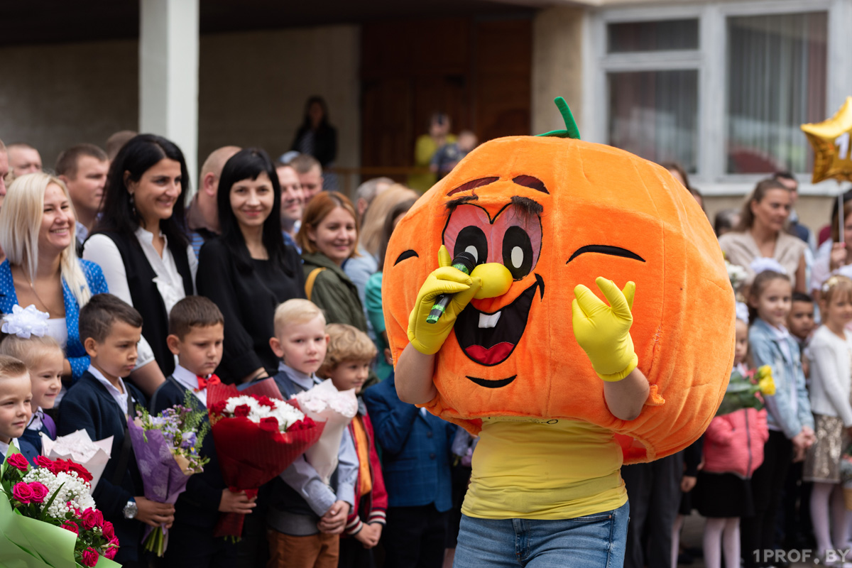 Отпроситься с работы или взять отпуск за свой счет? В профсоюзе госучреждений рассказали, как родителям попасть на школьные линейки