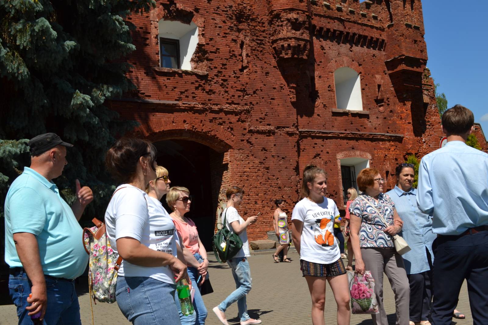 Память великому подвигу героям Брестской крепости.