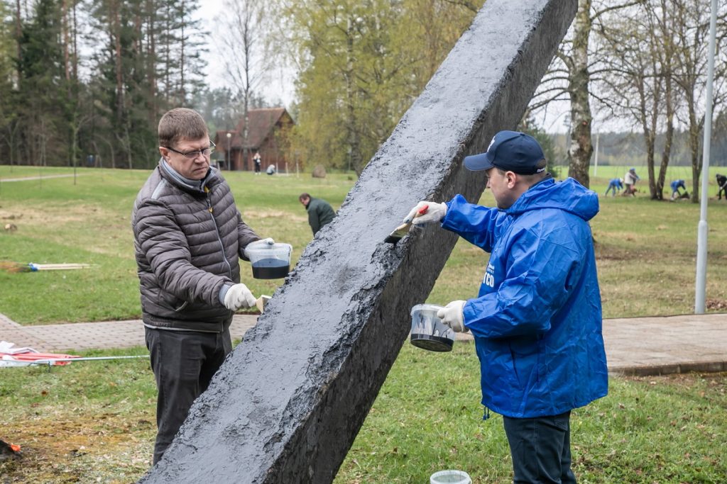 Во время республиканского субботника профсоюзы особое внимание уделили наведению порядка на исторических объектах, связанных с Великой Отечественной войной